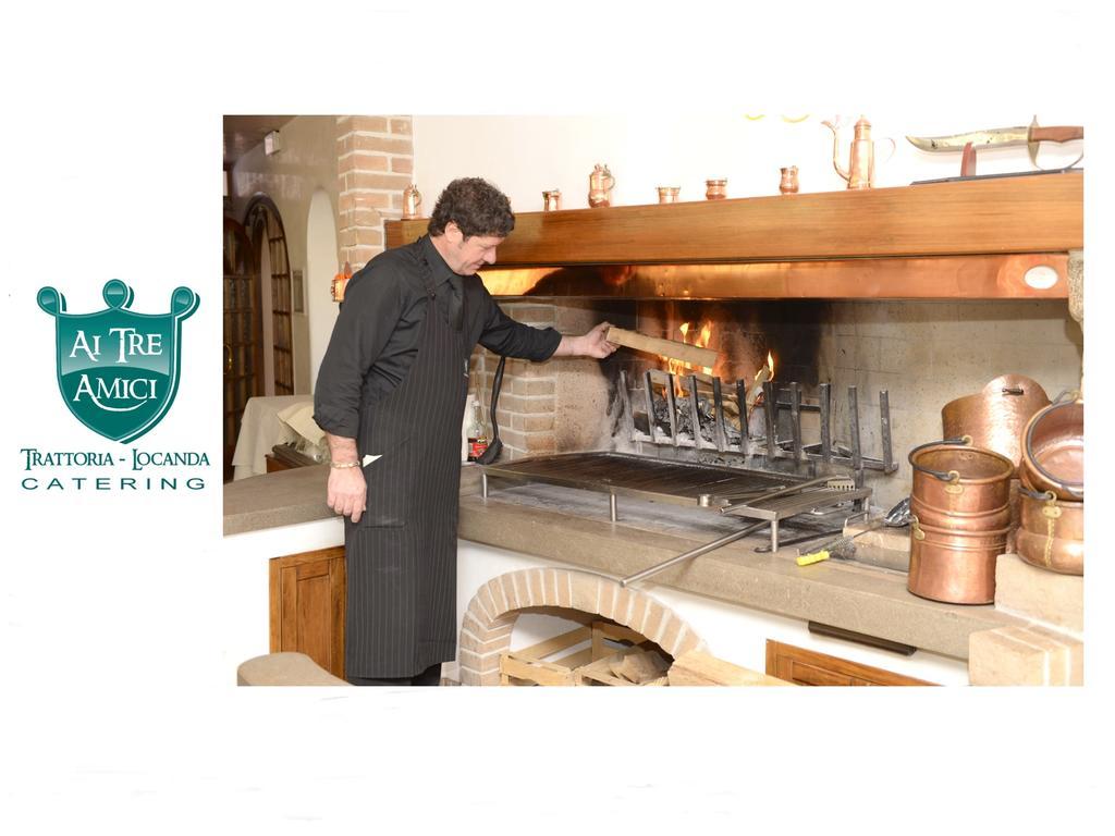 Trattoria Locanda Ai Tre Amici Mortegliano Luaran gambar